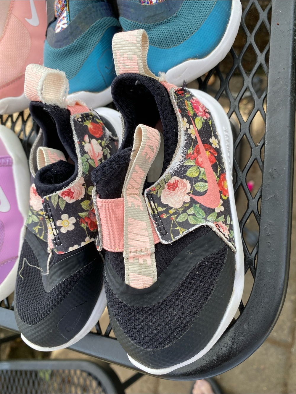 Nike toddler girl  Assorted Slip-On  - Preowned lot  of 5 Great size 5 and 6 - Picture 4 of 7